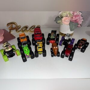 Monster Truck Toy Set - Multicolor